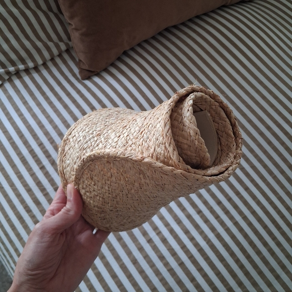 🧳Hat Attack Roll Up Travel Visor Natural 100% Raffia Straw🧳 - Picture 6 of 6